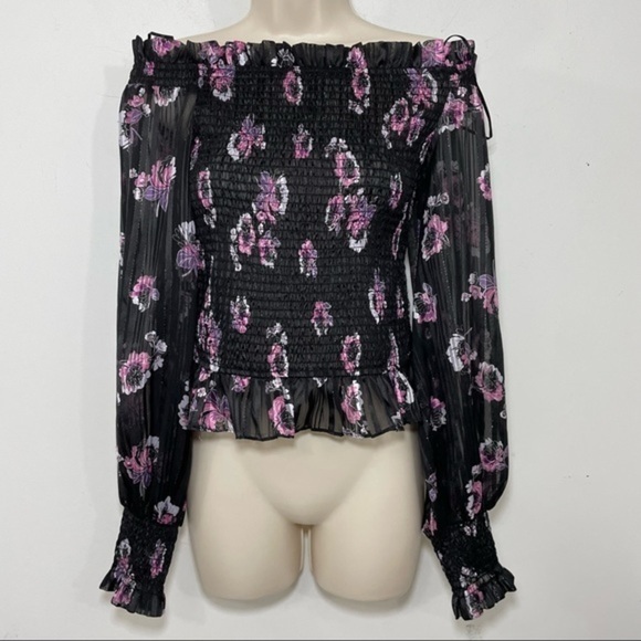 WAYF Eileen smocked off the shoulder top blouse size small balloon sleeves - Picture 3 of 14